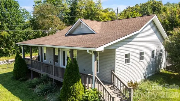 2 Elkmont PL, Asheville, NC 28804