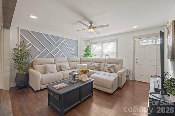 1411 Dean ST, Charlotte, NC 28216