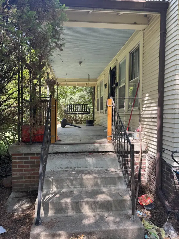318 N 16th ST, Manhattan, KS 66502