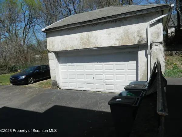 127 E Pine ST #1st Floor, Dunmore, PA 18512