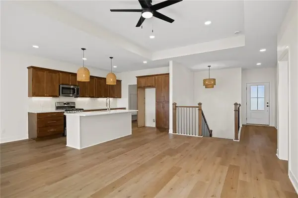 1405 Country CT, St Joseph, MO 64506