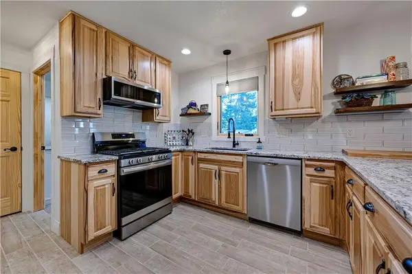 12001 W 150th CIR, Olathe, KS 66062
