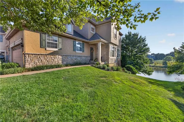 16100 Linden ST, Overland Park, KS 66085