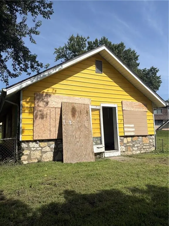 3717 N Brighton AVE, Kansas City, MO 64117