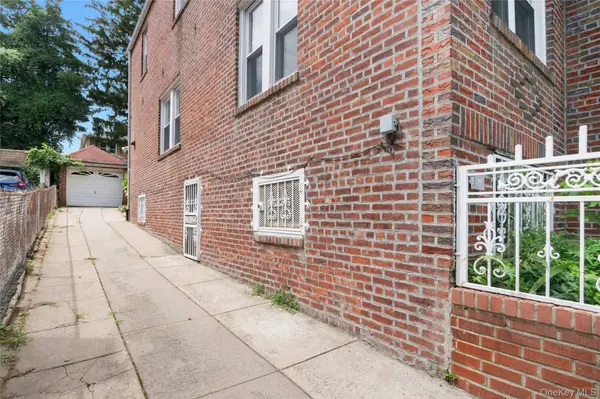 4041 Duryea AVE, Bronx, NY 10466
