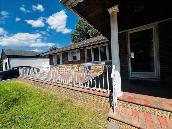 819 Dean DR, Baldwin, NY 11510