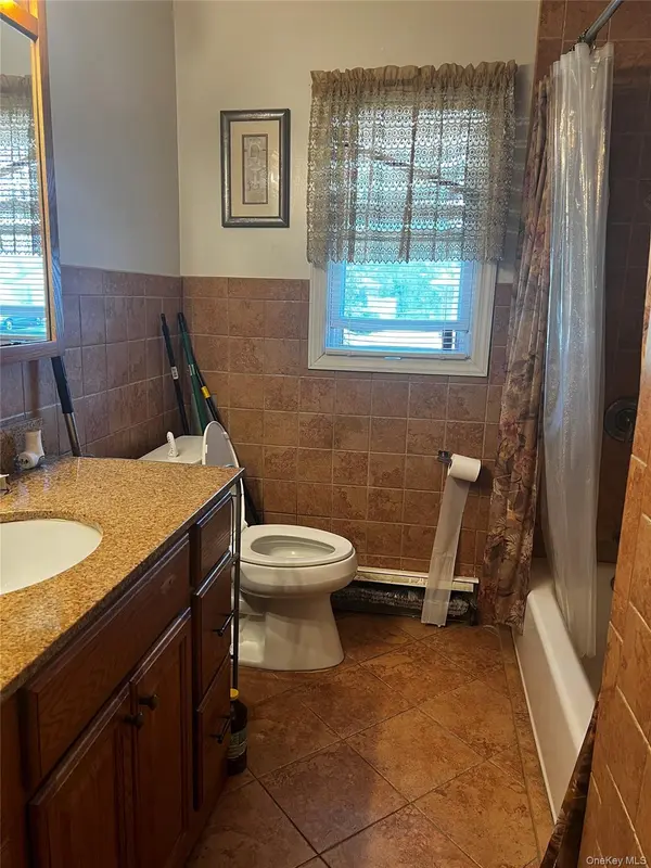 819 Dean DR, Baldwin, NY 11510