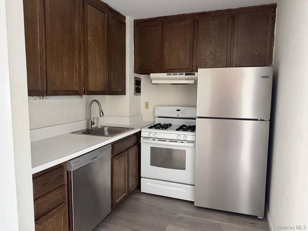 740 E Broadway #1-N, Long Beach, NY 11561