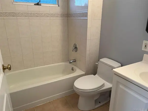 563 Neptune BLVD #Upper, Long Beach, NY 11561