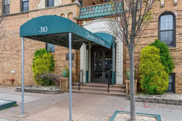 310 Riverside BLVD #3G, Long Beach, NY 11561