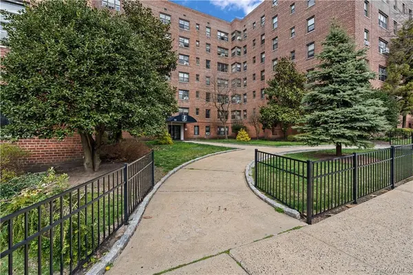 33 William ST #1H, Fleetwood, NY 10552