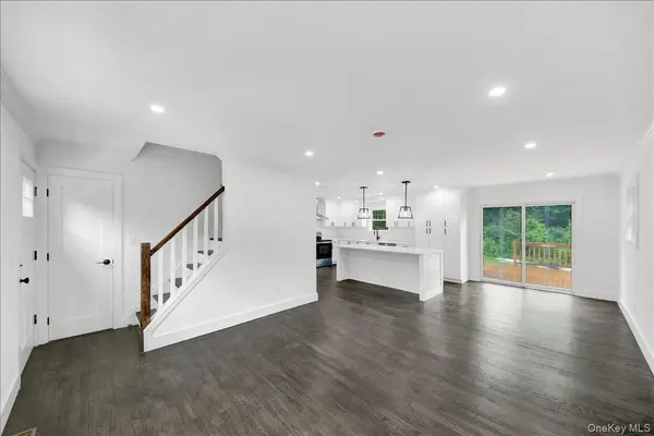 16 Tiger RD, Hopewell Junction, NY 12533