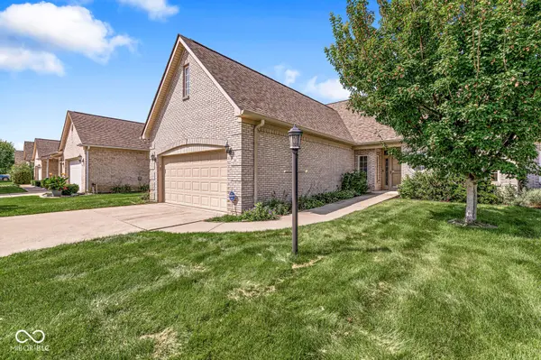 548 Parkhurst CT, Greenwood, IN 46142