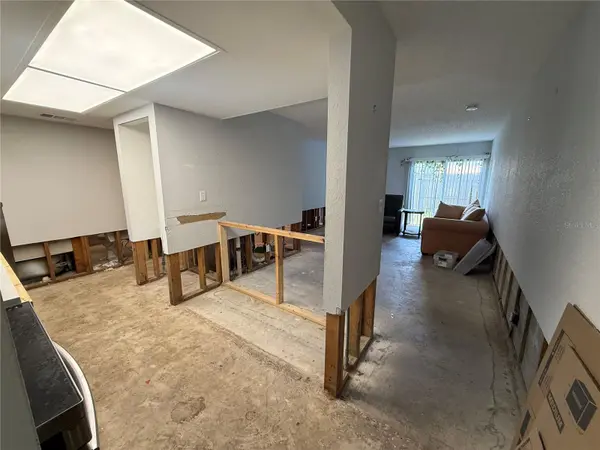 8649 LAKE ISLE DR #182, Temple Terrace, FL 33637