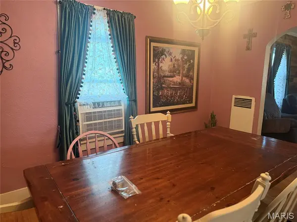 1215 Paris AVE, Hannibal, MO 63401