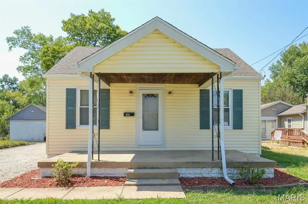 1621 Schobert DR, Swansea, IL 62226