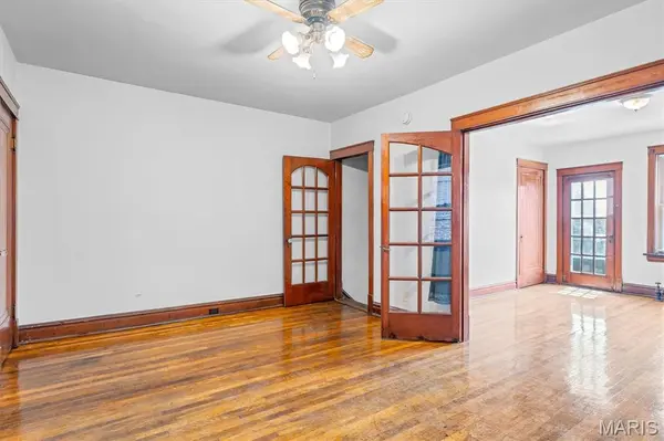 4939 Eichelberger, St Louis, MO 63117