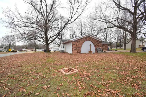69 Cherry DR, Mt Vernon, IL 62864