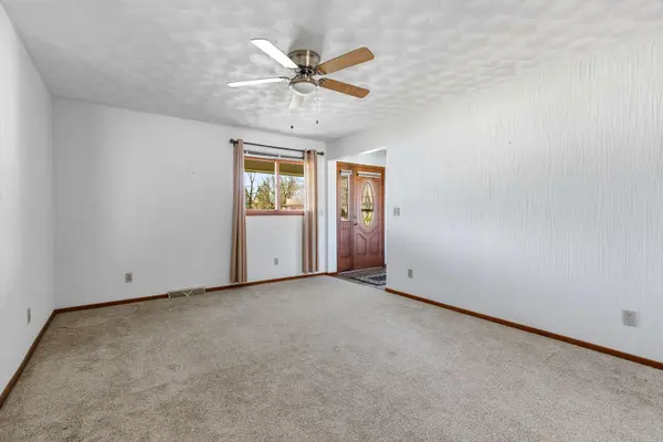 4704 9th ST #2, East Moline, IL 61244
