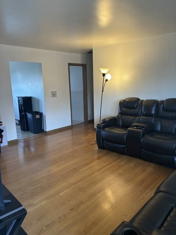 9270 N Courtland DR, Niles, IL 60714