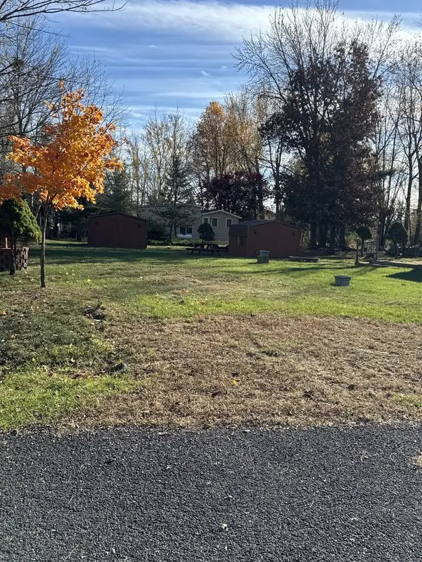 28/93 Woodhaven Lakes AVE, Sublette, IL 61367