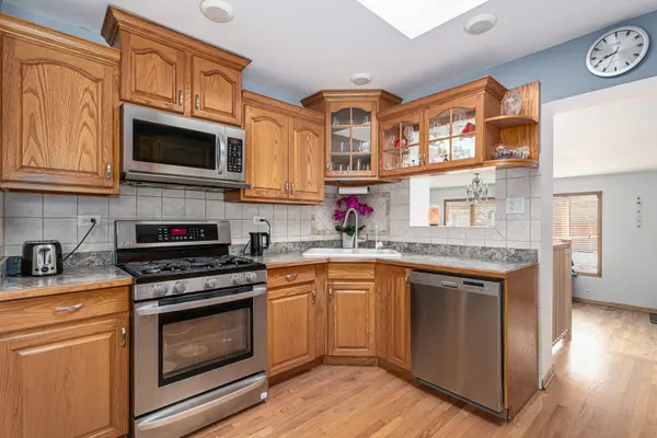 7901 W 93rd ST, Hickory Hills, IL 60457
