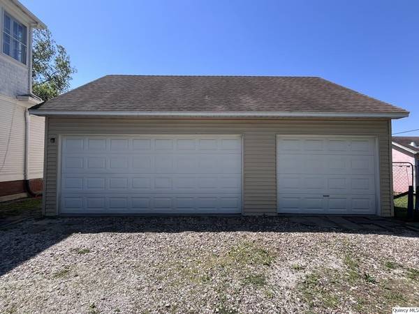 100 S Franklin St., Clayton, IL 62324