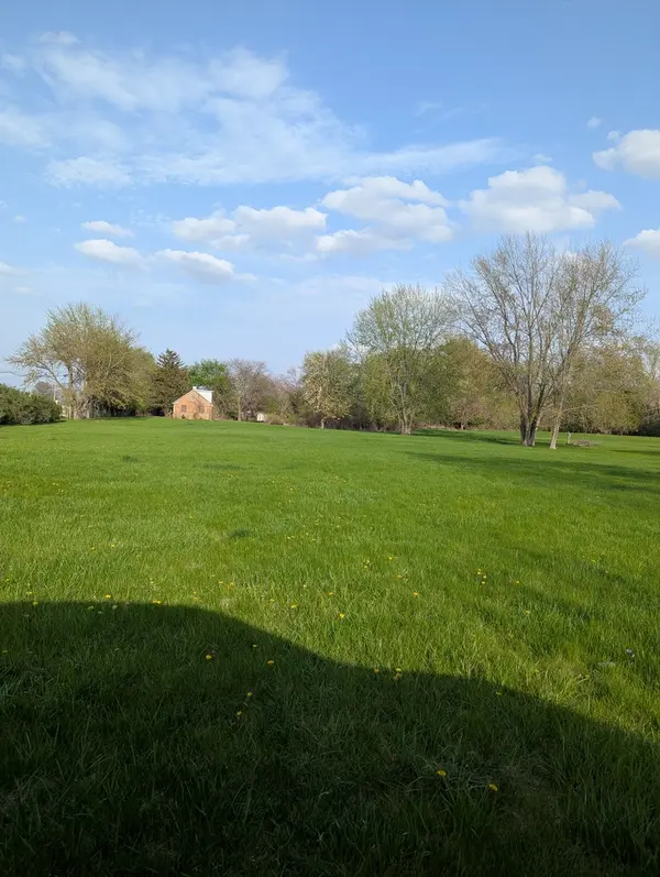 582 W Dresser RD, Dekalb, IL 60115