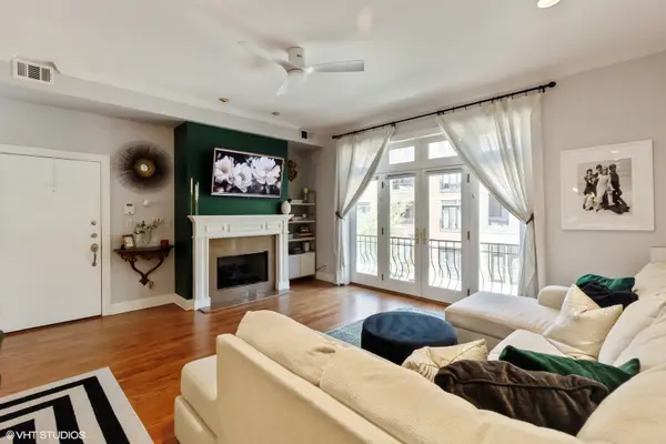 2051 W Belmont AVE #1, Chicago, IL 60618