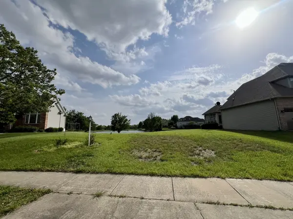 4309 Stonebridge CT, Champaign, IL 61822
