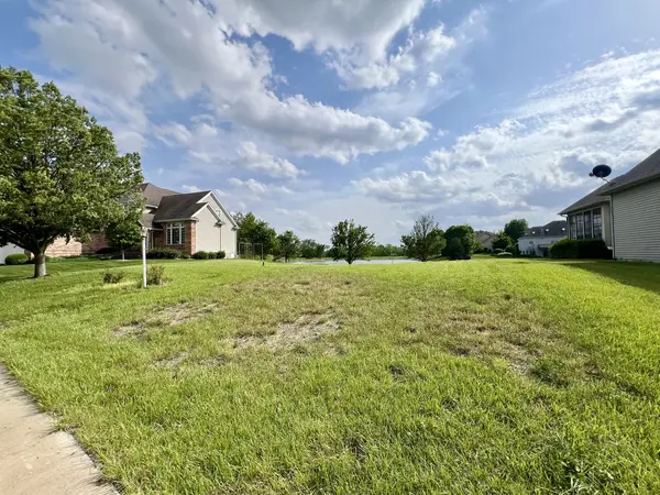 4309 Stonebridge CT, Champaign, IL 61822