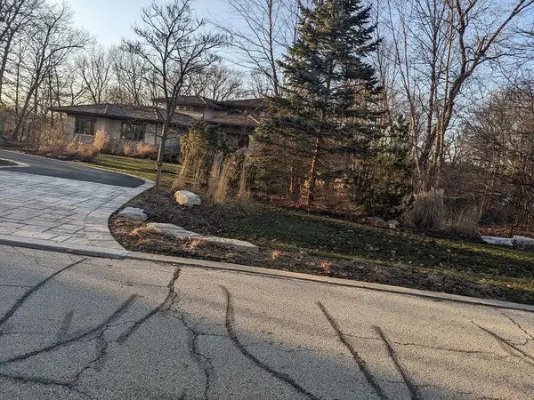 26668 N Middleton Pkwy, Mundelein, IL 60060