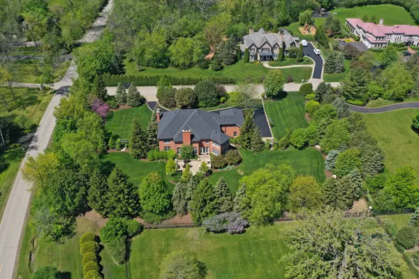 920 Gage LN, Lake Forest, IL 60045