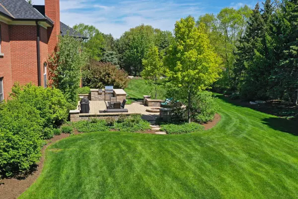 920 Gage LN, Lake Forest, IL 60045