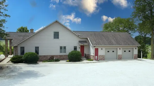 1897 N 2500 East RD, Watseka, IL 60970