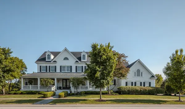 39W915 Catlin SQ, Geneva, IL 60134