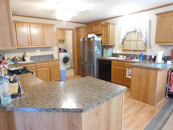 13 Hickory LN, Sandwich, IL 60548