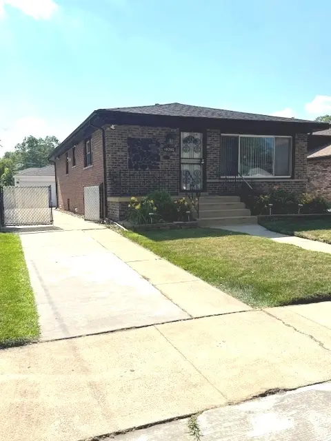 14240 S Manistee AVE, Burnham, IL 60633