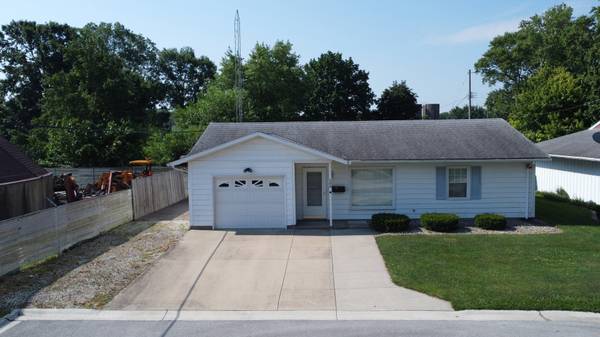 100 W Herron CT, Watseka, IL 60970