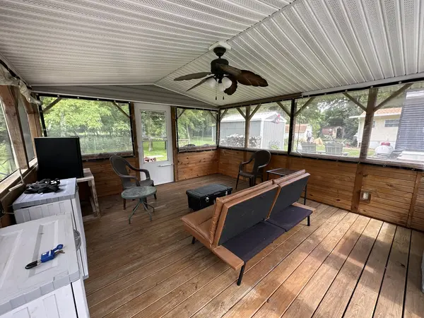 29-370 Woodhaven Lakes, Sublette, IL 61367