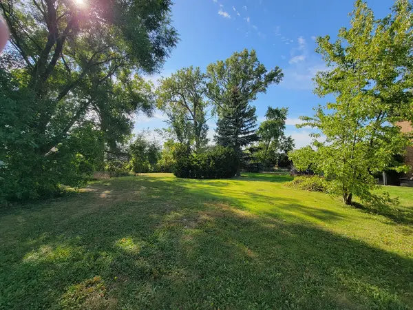 8619 W Park LN, Niles, IL 60714