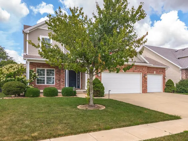 1219 Longford LN, Bloomington, IL 61704