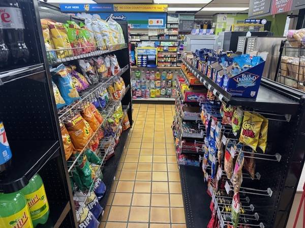 999 Confidential RD, Confidentail, IL 60106