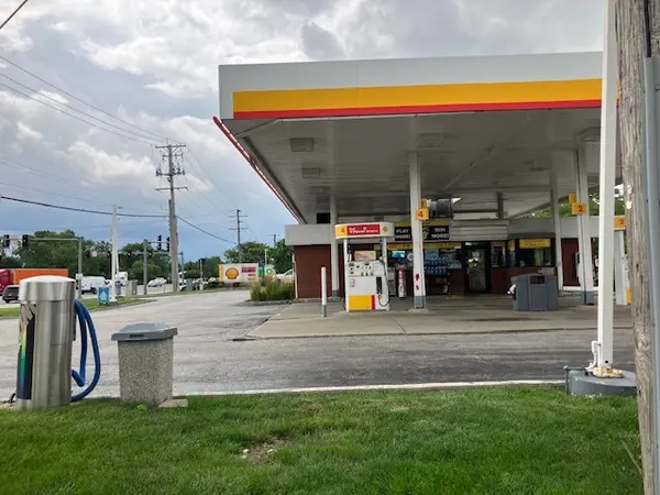 999 Confidential RD, Confidentail, IL 60106