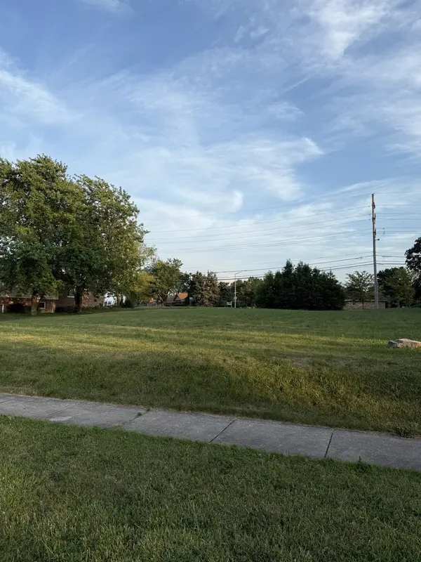 8444 W 171st ST, Tinley Park, IL 60487