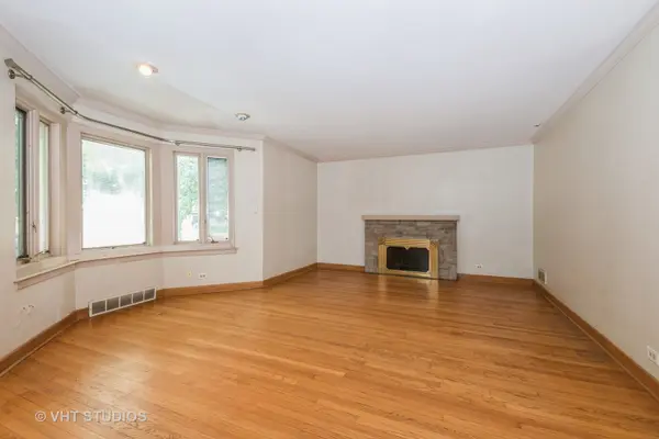 10057 S Bell AVE, Chicago, IL 60643