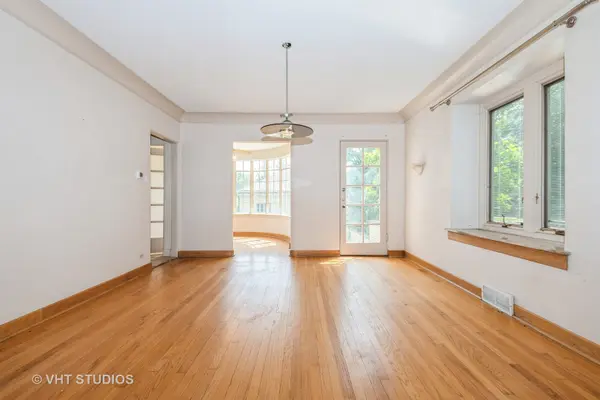 10057 S Bell AVE, Chicago, IL 60643