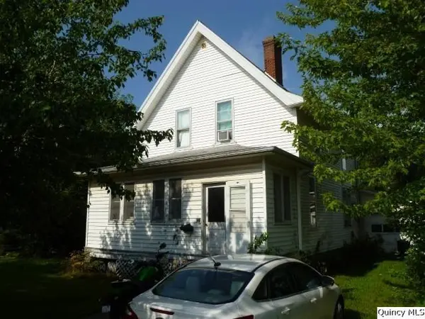 233 N First ST, Carthage, IL 62321