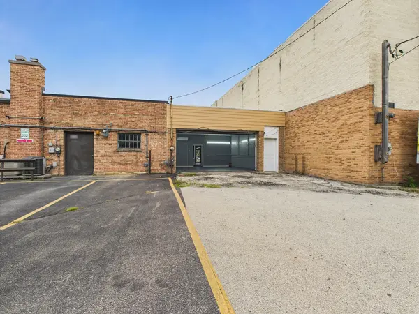 8113 N Milwaukee AVE, Niles, IL 60714