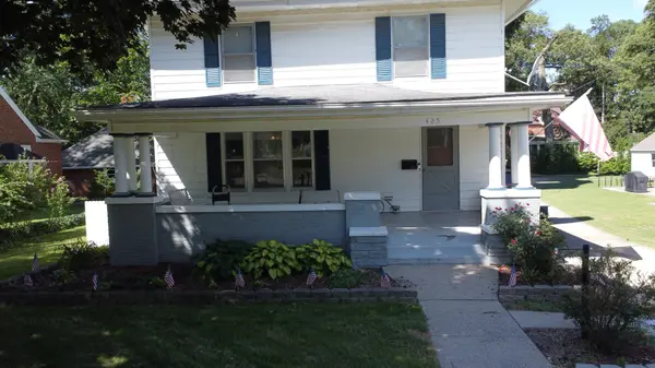 425 S 4th ST, Watseka, IL 60970
